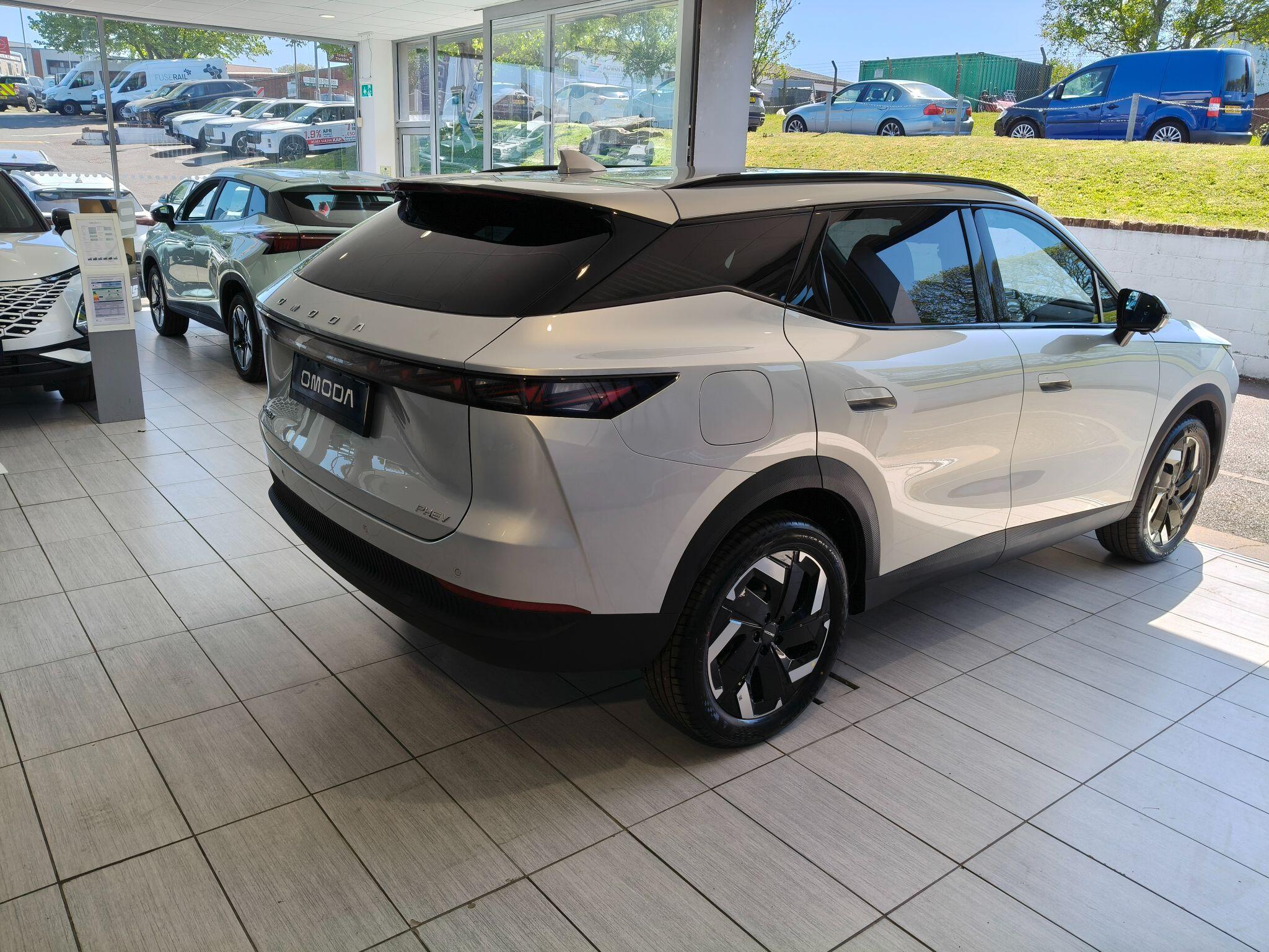 Large vehicle image